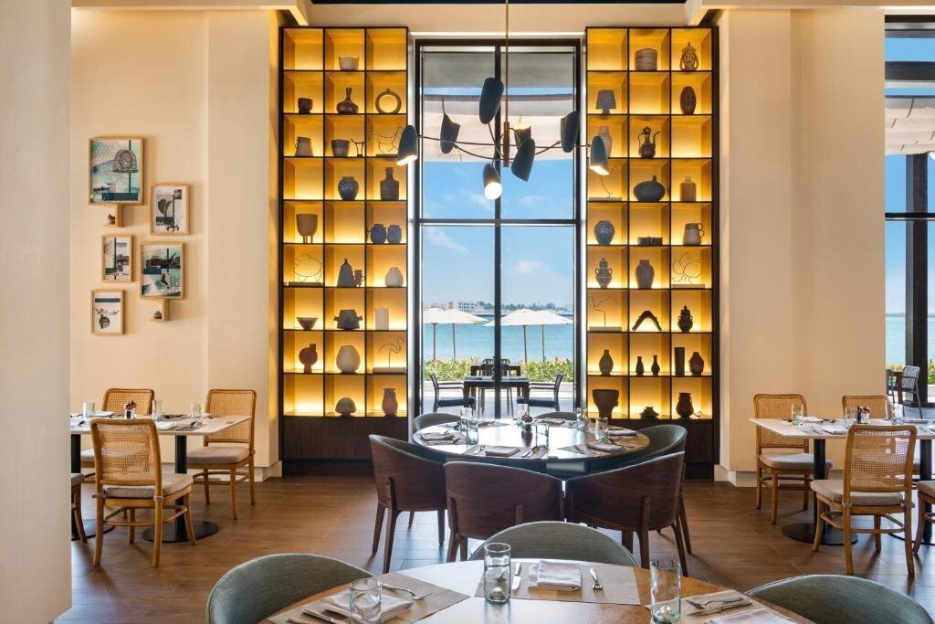 Панорама Vida Beach Resort Umm Al Quwain 5*