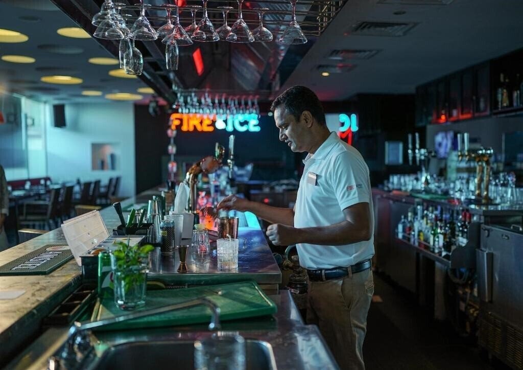 Территория Park Inn Muscat 4*