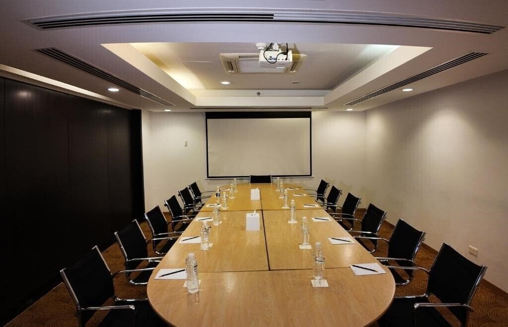 Панорама Park Inn Muscat 4*