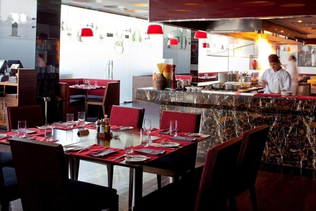 Панорама Golden Tulip Muscat 4*