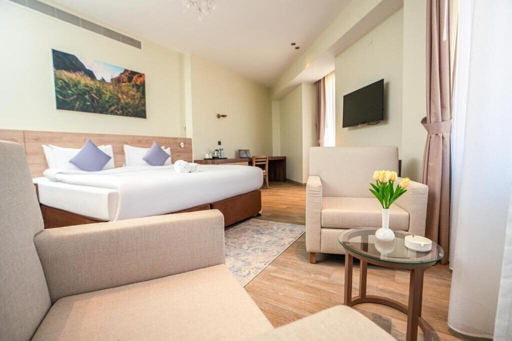 Отель Kyriad Hotel Muscat 4*