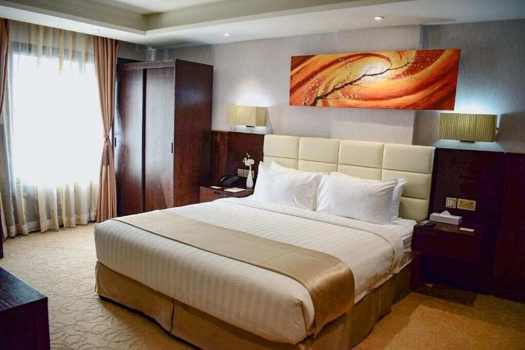 Панорама The Secure Inn Hotel Muscat 4*