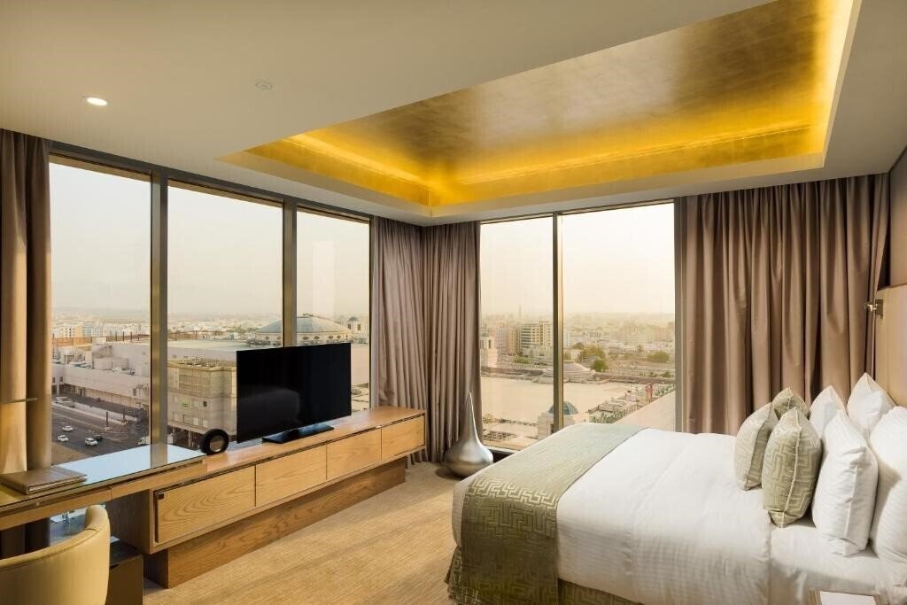 Территория Grand Millennium Oman 5*