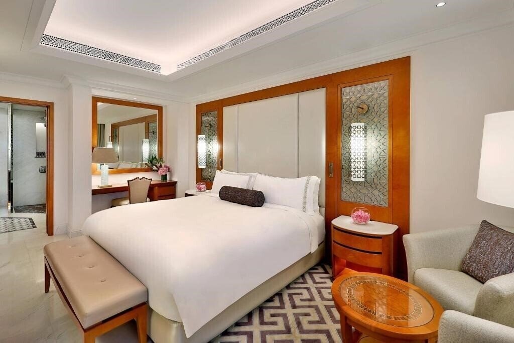 Панорама Al Bustan Palace 5*