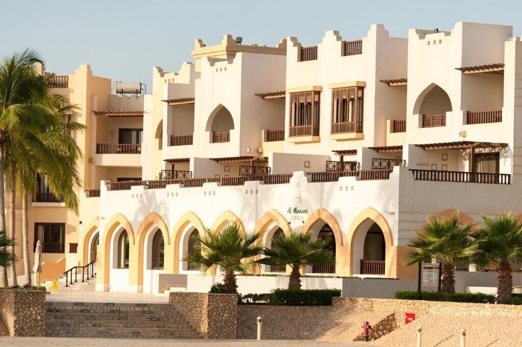 Панорама Juweira Boutique Hotel 4*