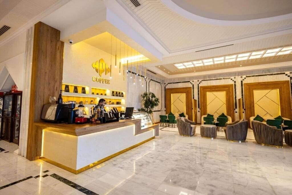 Территория Hamdan Plaza Hotel 3*