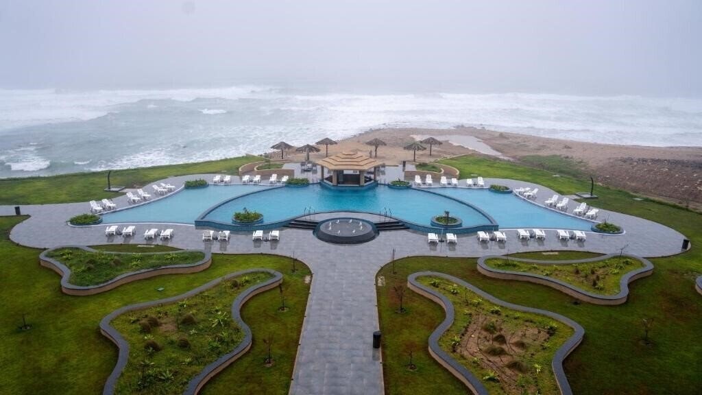 Отель Arabian Sea Resort 4*