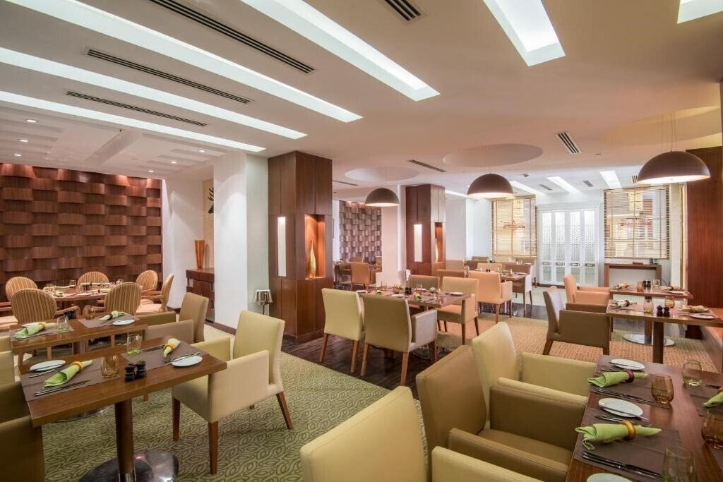 Апартаменты Crowne Plaza Hotel Sohar 5*