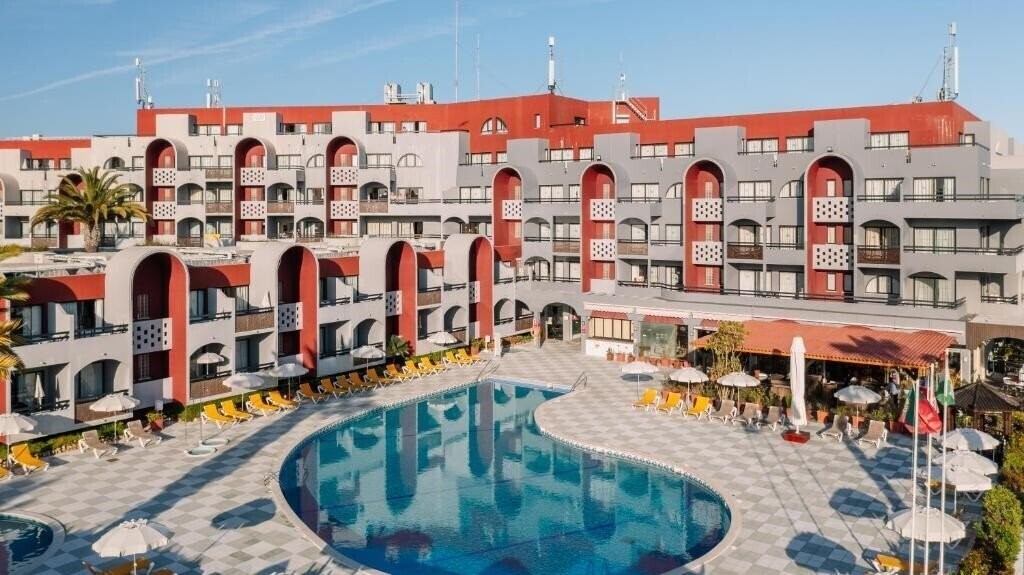 Отель Muthu Oura Praia 4*