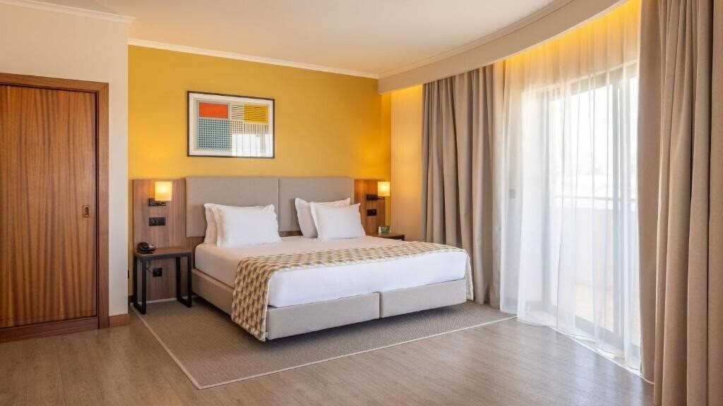 Изображение Holiday Inn Algarve Albufeira by IHG 3*