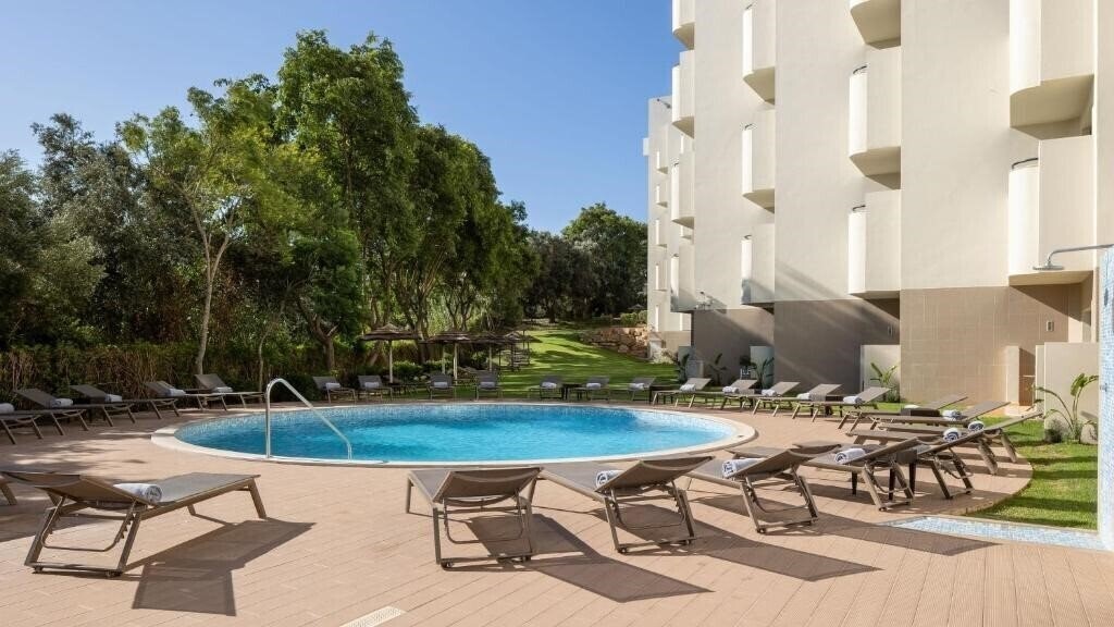 Картинка Holiday Inn Algarve Albufeira by IHG 3*