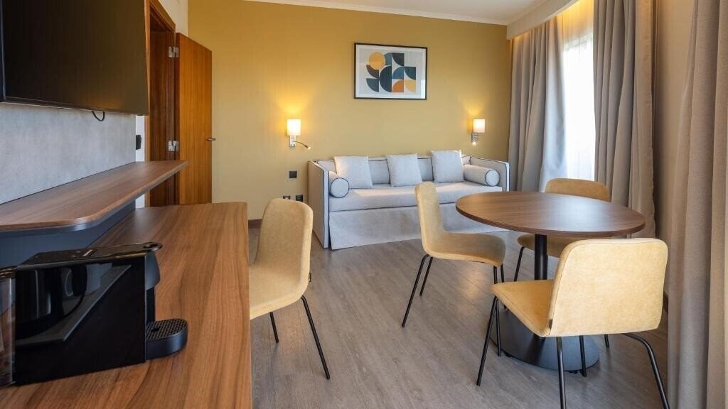 Вид Holiday Inn Algarve Albufeira by IHG 3*