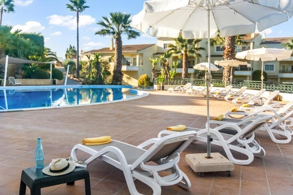 Апартаменти Presa De Moura 4*