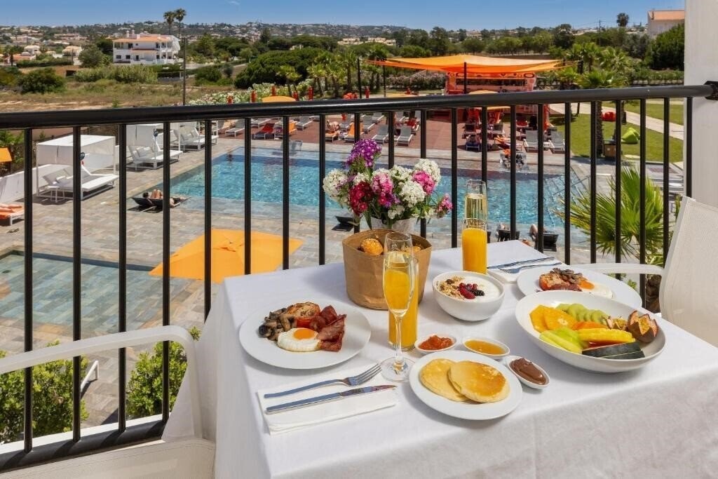 Апартаменты Regency Salgados & SPA 4*