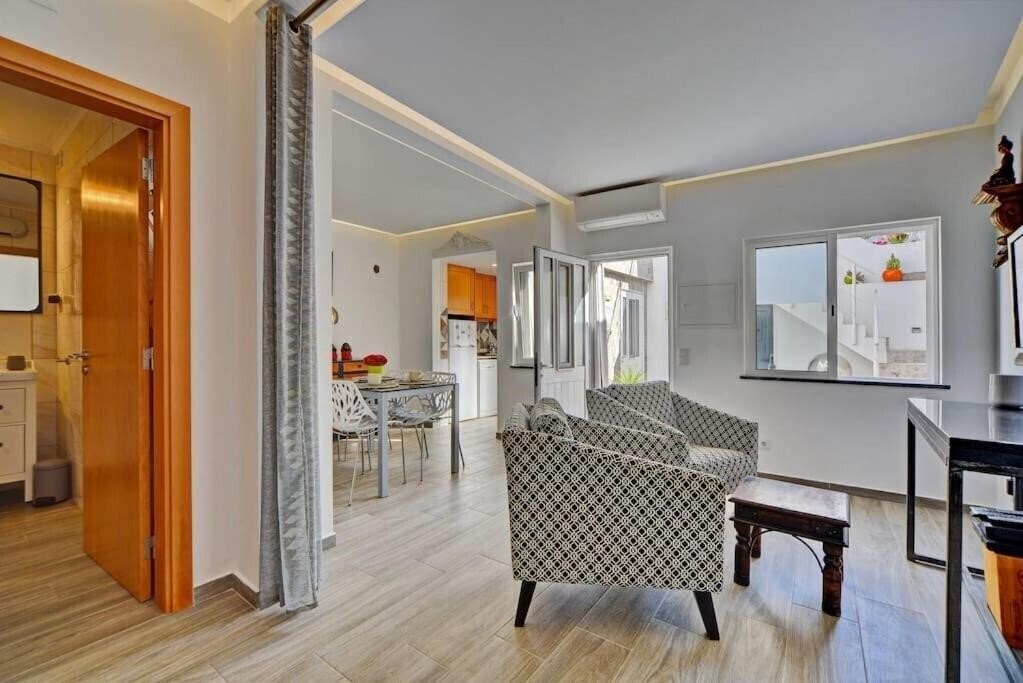 Панорама The Patio Suite Hotel 4*