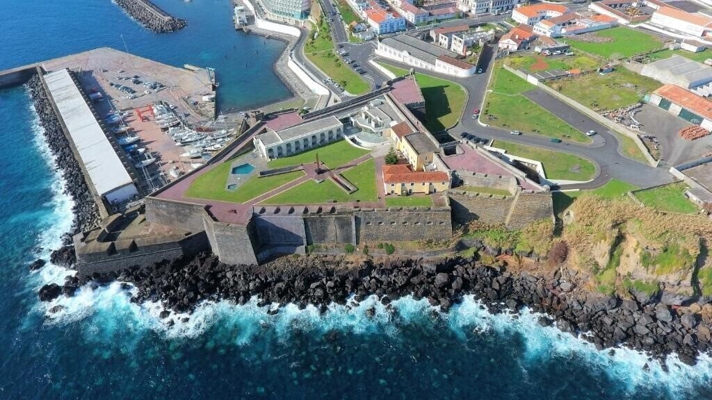 Отель Pousada Forte Angra Do Heroismo 4*