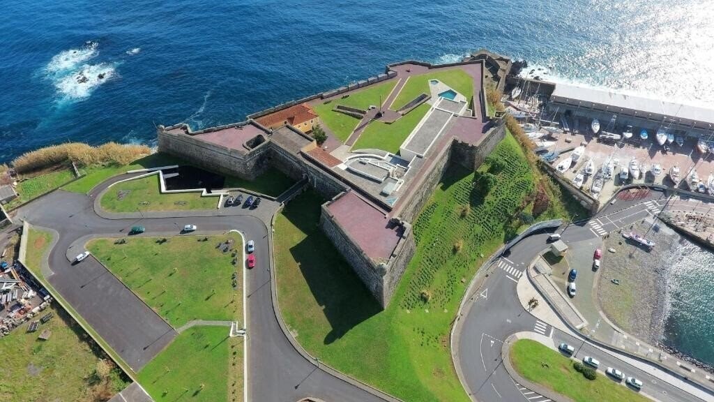 Территория Pousada Forte Angra Do Heroismo 4*