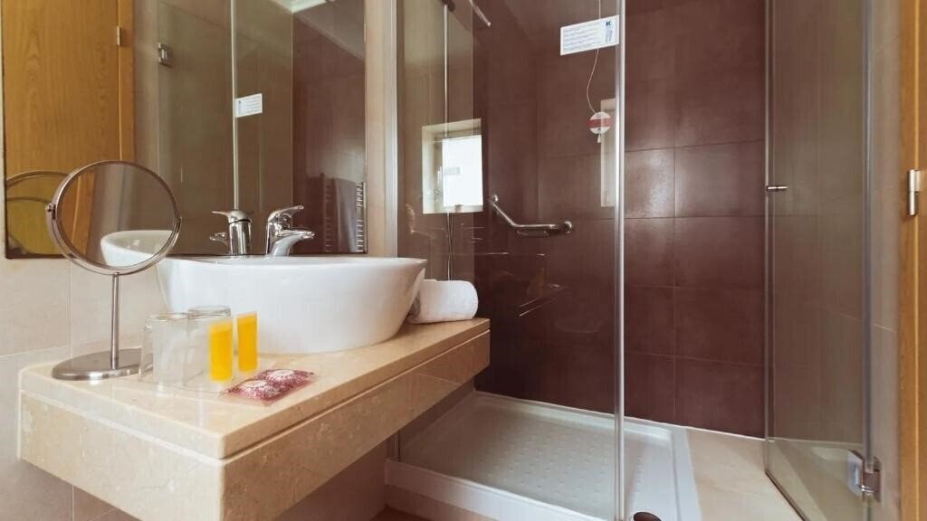 Фотография Wot Ericeira 2*