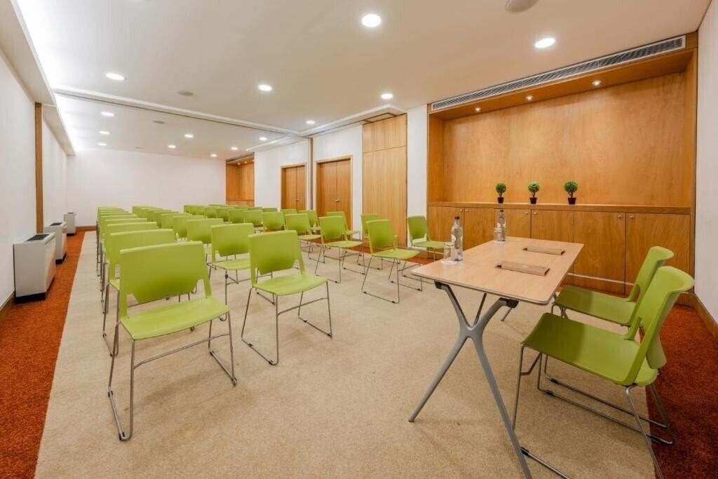 Территория Neat Avenida 3*