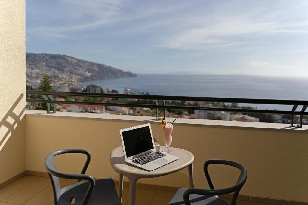 Территория Madeira Panoramico Hotel 4*