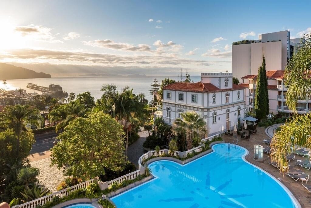 Отель Pestana Miramar Garden & Ocean Resort 4*