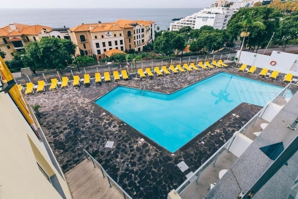 Апартаменты Muthu Raga Madeira Hotel 4*