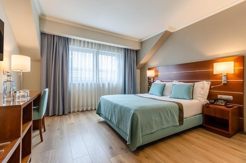Вид Turim Europa 4*