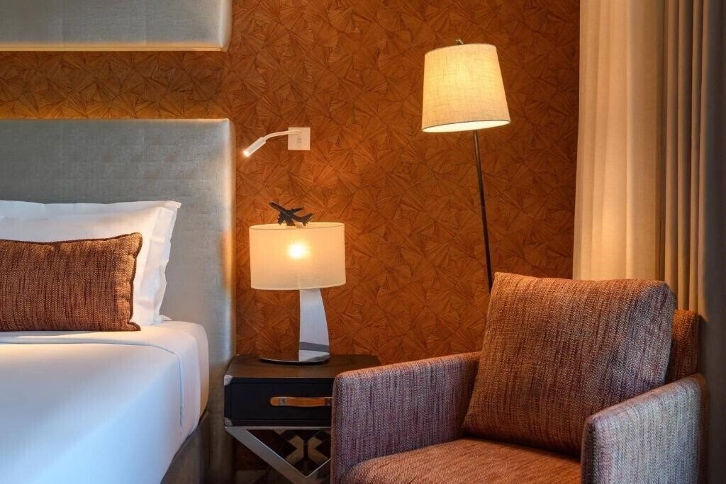Фото Melia Lisboa Aeroporto 4*