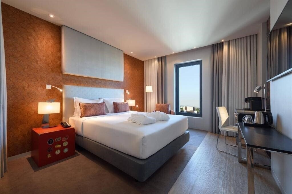 Территория Melia Lisboa Aeroporto 4*