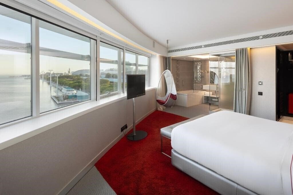 Апартаменты Myriad By Sana Hotels 5*