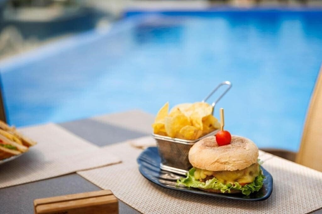 Панорама Jupiter Lisboa 4*