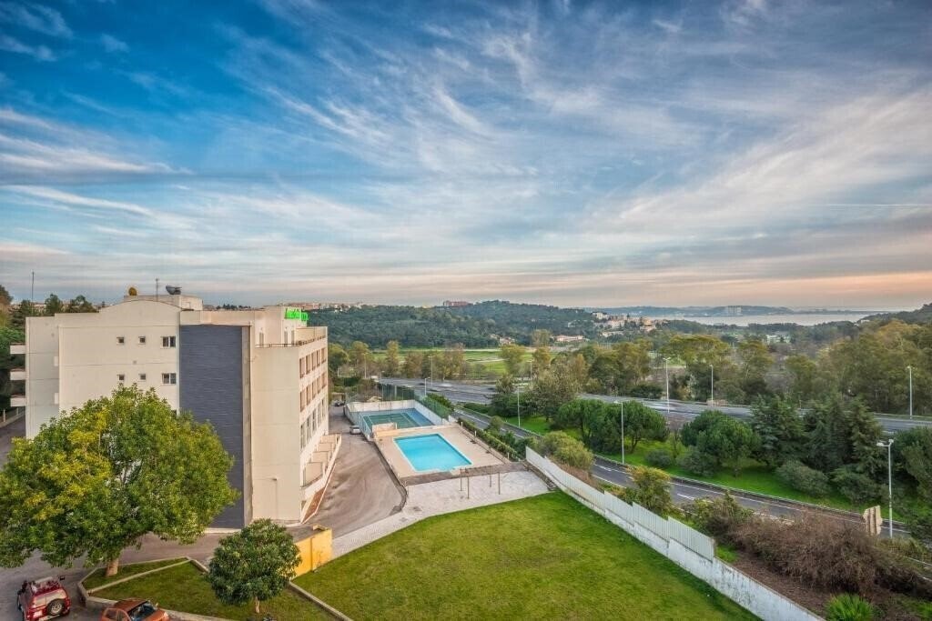Готель Amazonia Jamor 4*