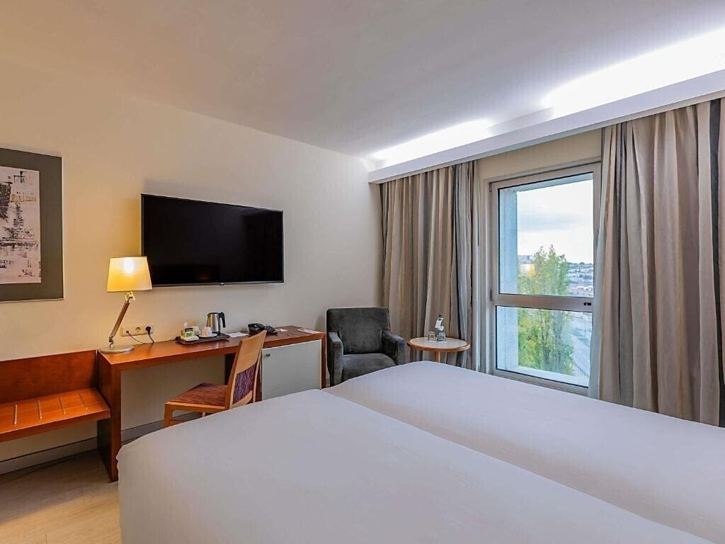 Картинка Mercure Lisboa 4*