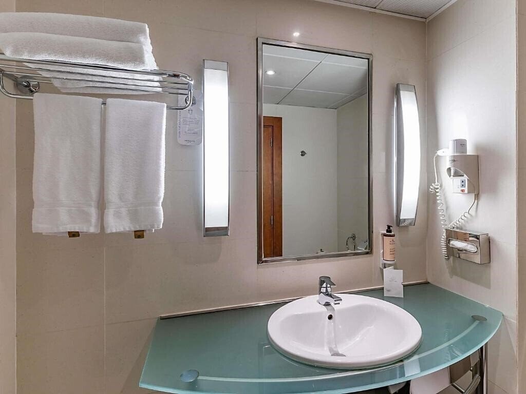 Вид Mercure Lisboa 4*