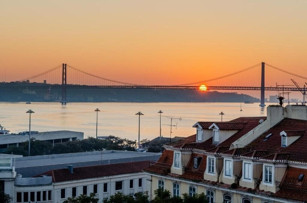 Панорама Lx Boutique Hotel 4*