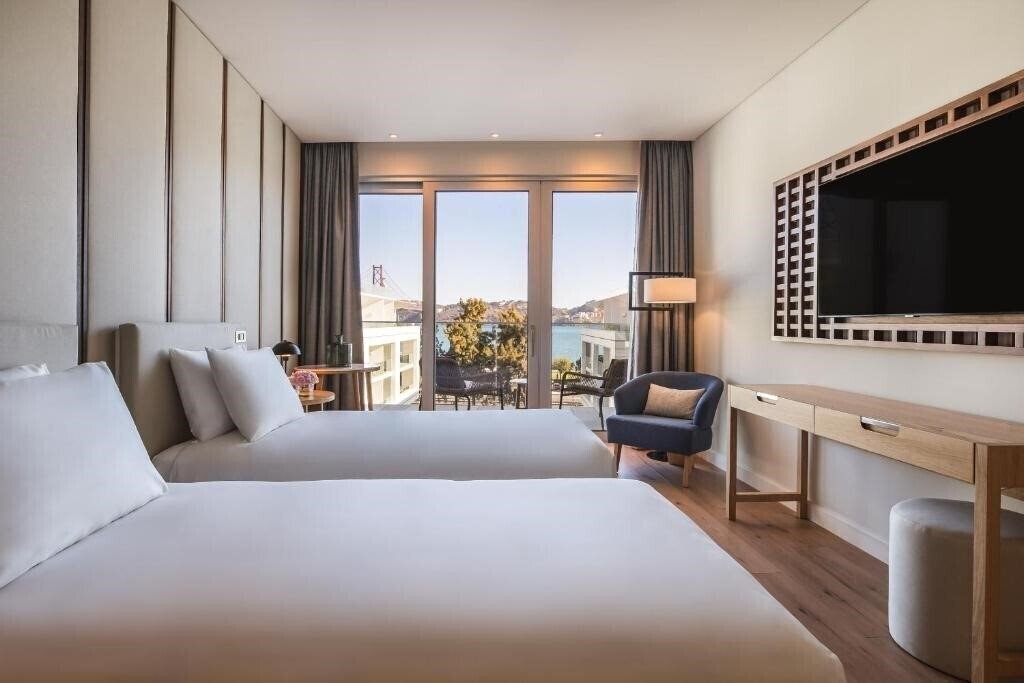 Территория Hyatt Regency Lisbon 5*