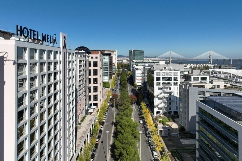 Отель Melia Lisboa Oriente 4*