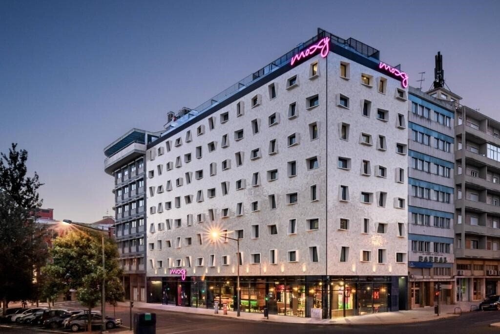 Вид Moxy Lisbon City 3*