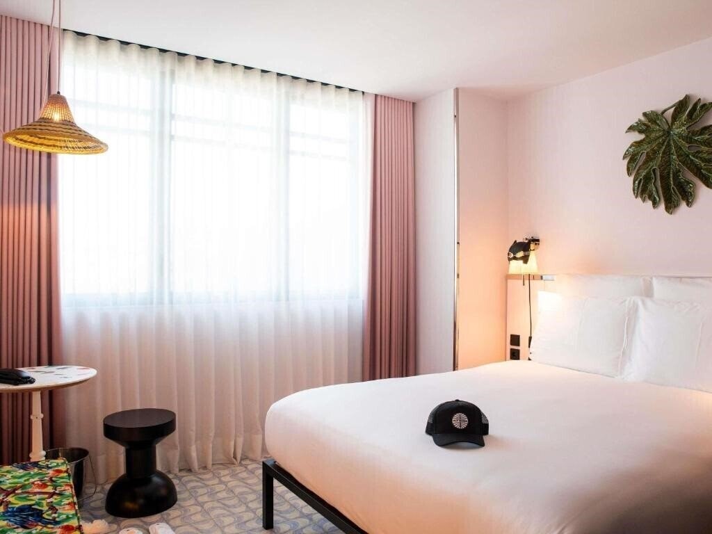 Территория Mama Shelter Lisboa 3*
