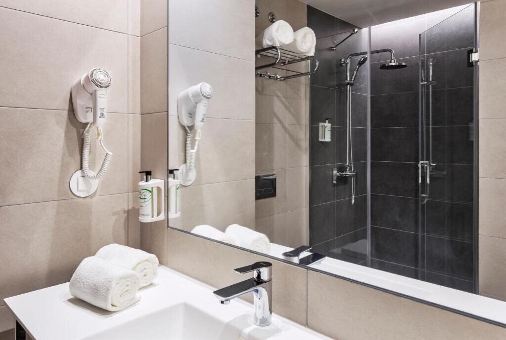 Фотографія B-B Hotel Lisboa Aeroporto 3*