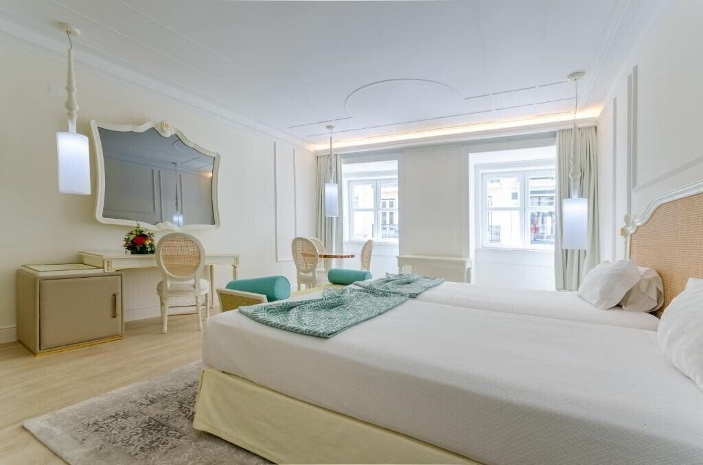 Территория Borges Chiado 3*