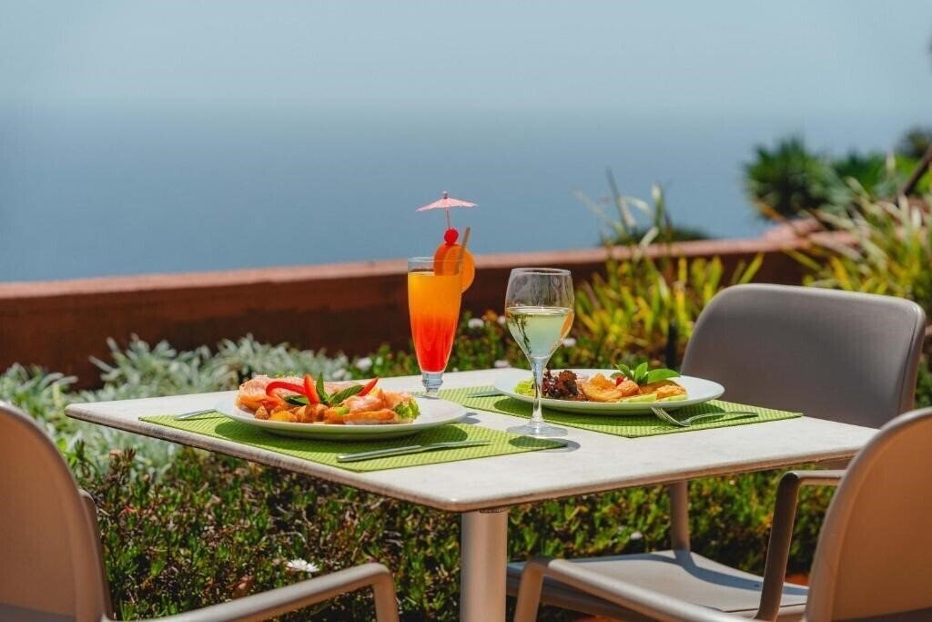 Панорама Quinta Splendida Wellness & Botanical Garden 4*