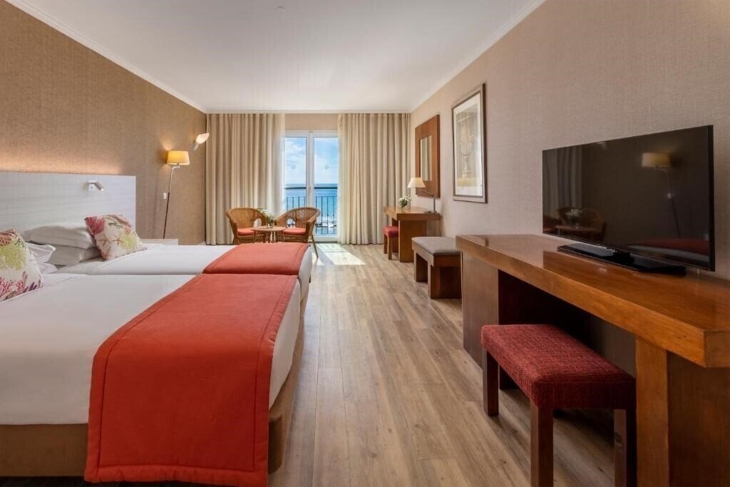 Вид Enotel Sunset Bay 4*