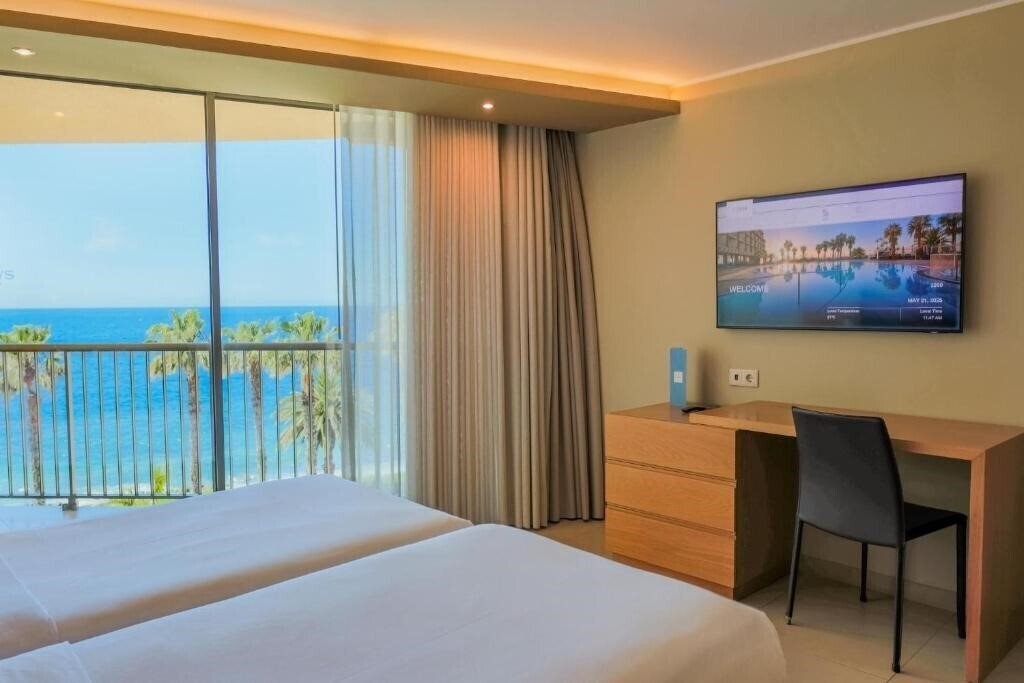 Территория The Views Oasis 4*