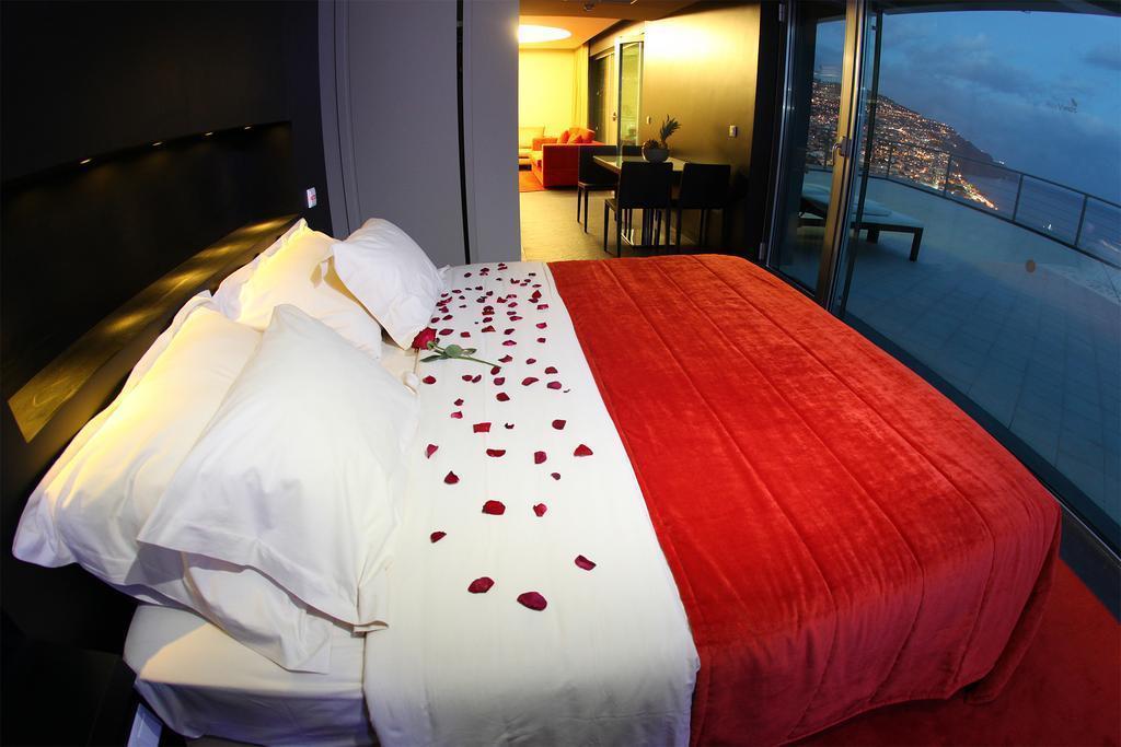 Картинка The Views Baia Adults Only (ex. Four Views Baia) 4*