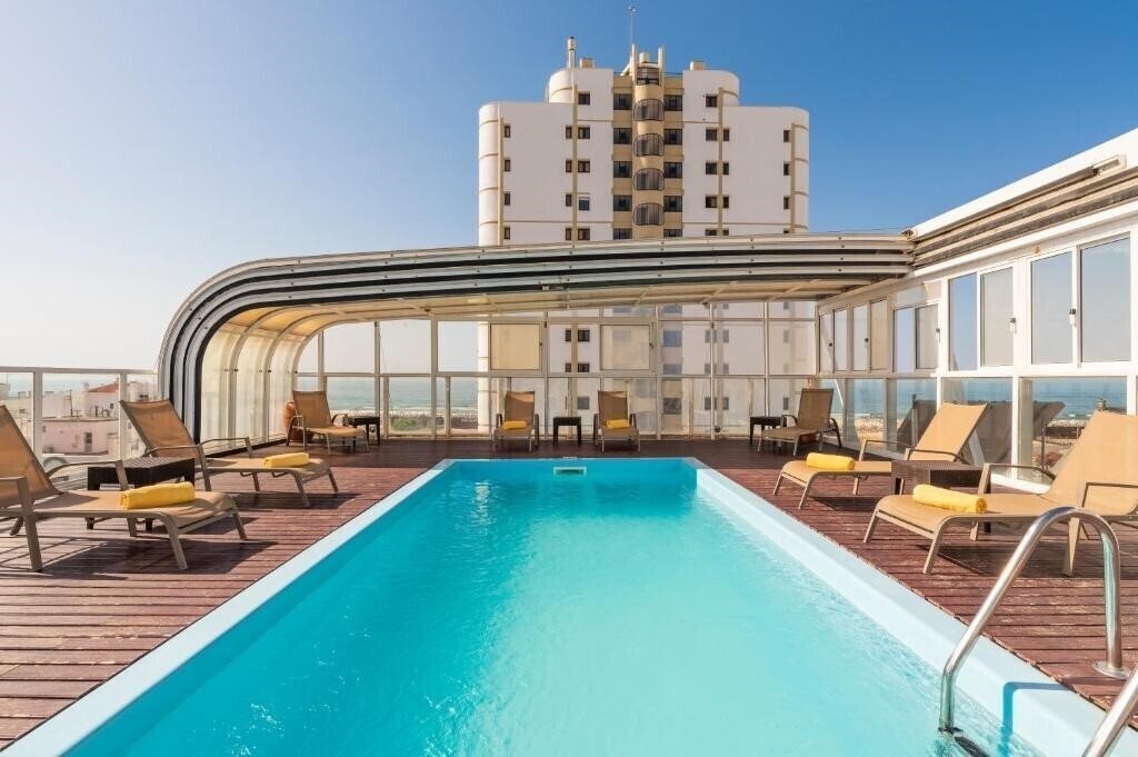 Готель Baia Beach Hotel 3*