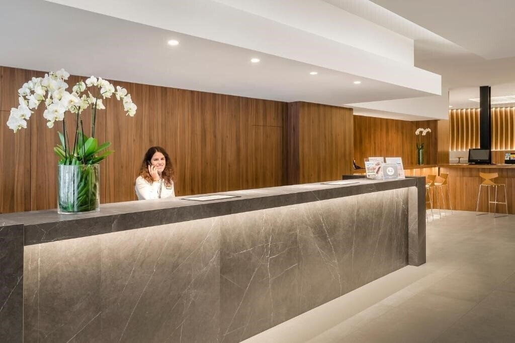 Територія Quality Inn Portus Cale 4*