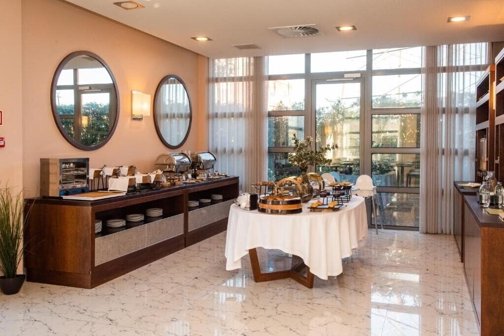 Фотографія Eurostars Oporto 4*