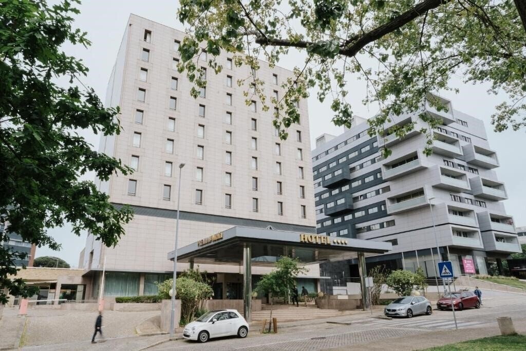 Готель Premium Porto Aeroporto 4*