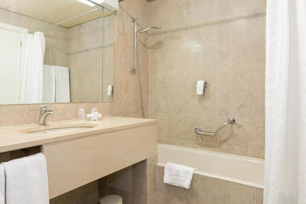 Фотографія Black Tulip Porto 4*